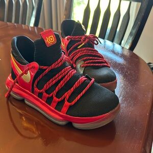 Nike KD zoom 10. “Bred”